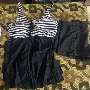Yonique Tankini Swimsuit Set Black & White Stripe – Size 16W